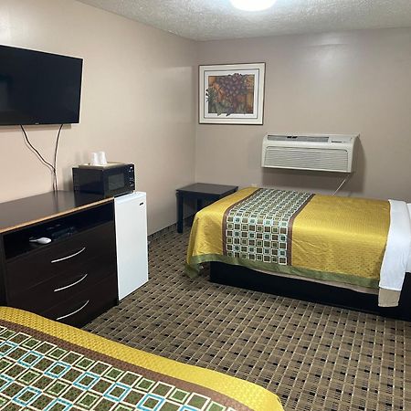 Economy Inn & Suites Ashtabula Buitenkant foto