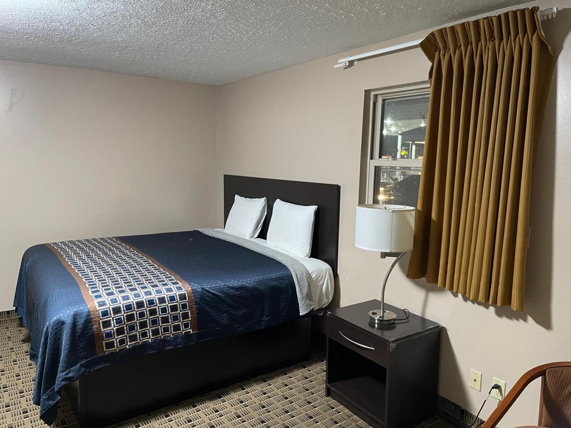 Economy Inn & Suites Ashtabula Buitenkant foto