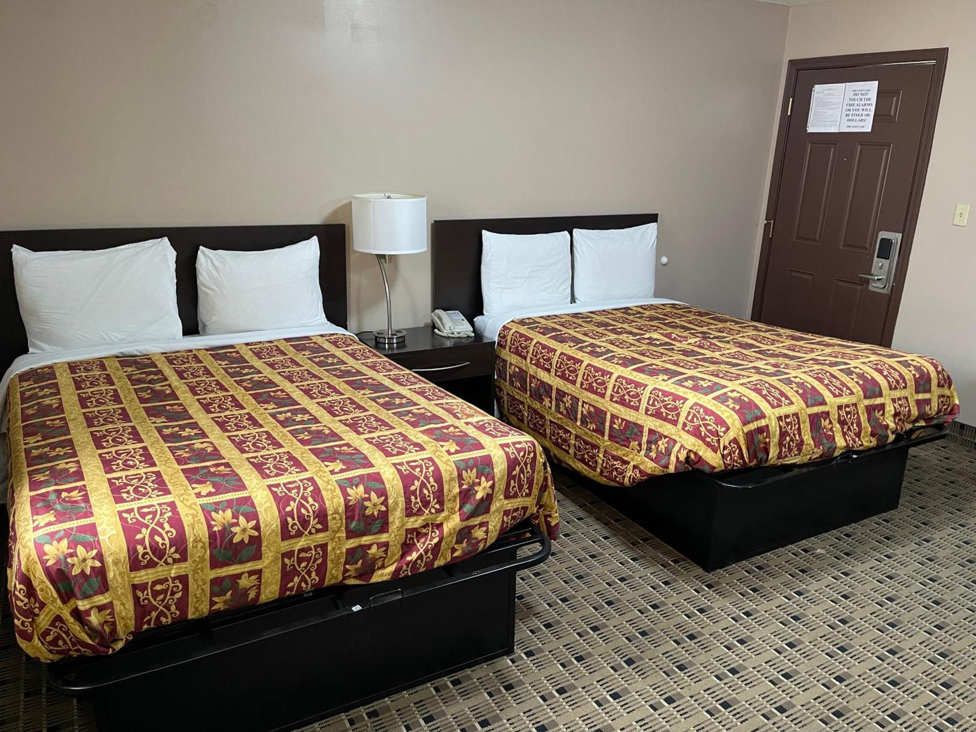 Economy Inn & Suites Ashtabula Buitenkant foto