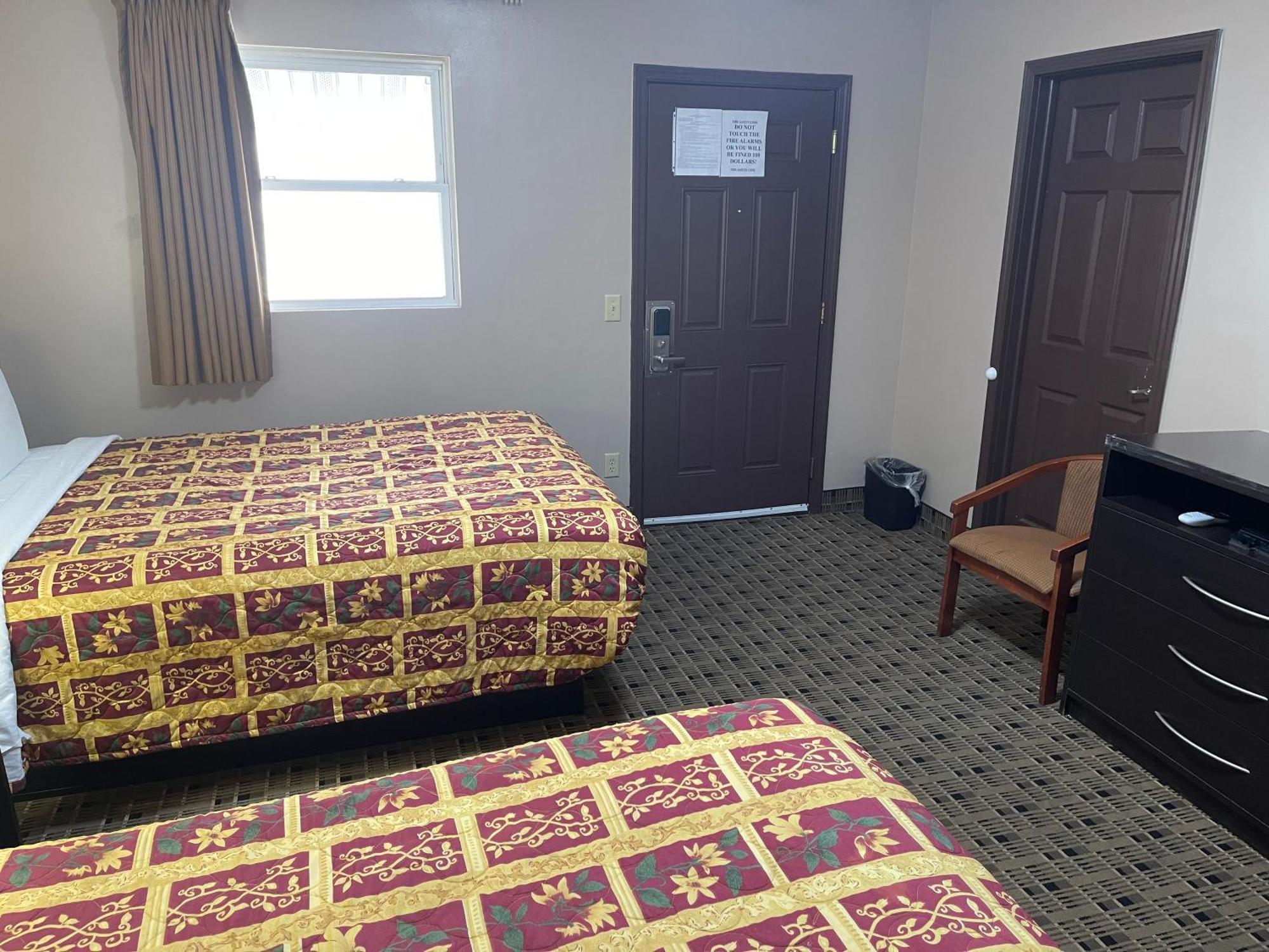 Economy Inn & Suites Ashtabula Buitenkant foto