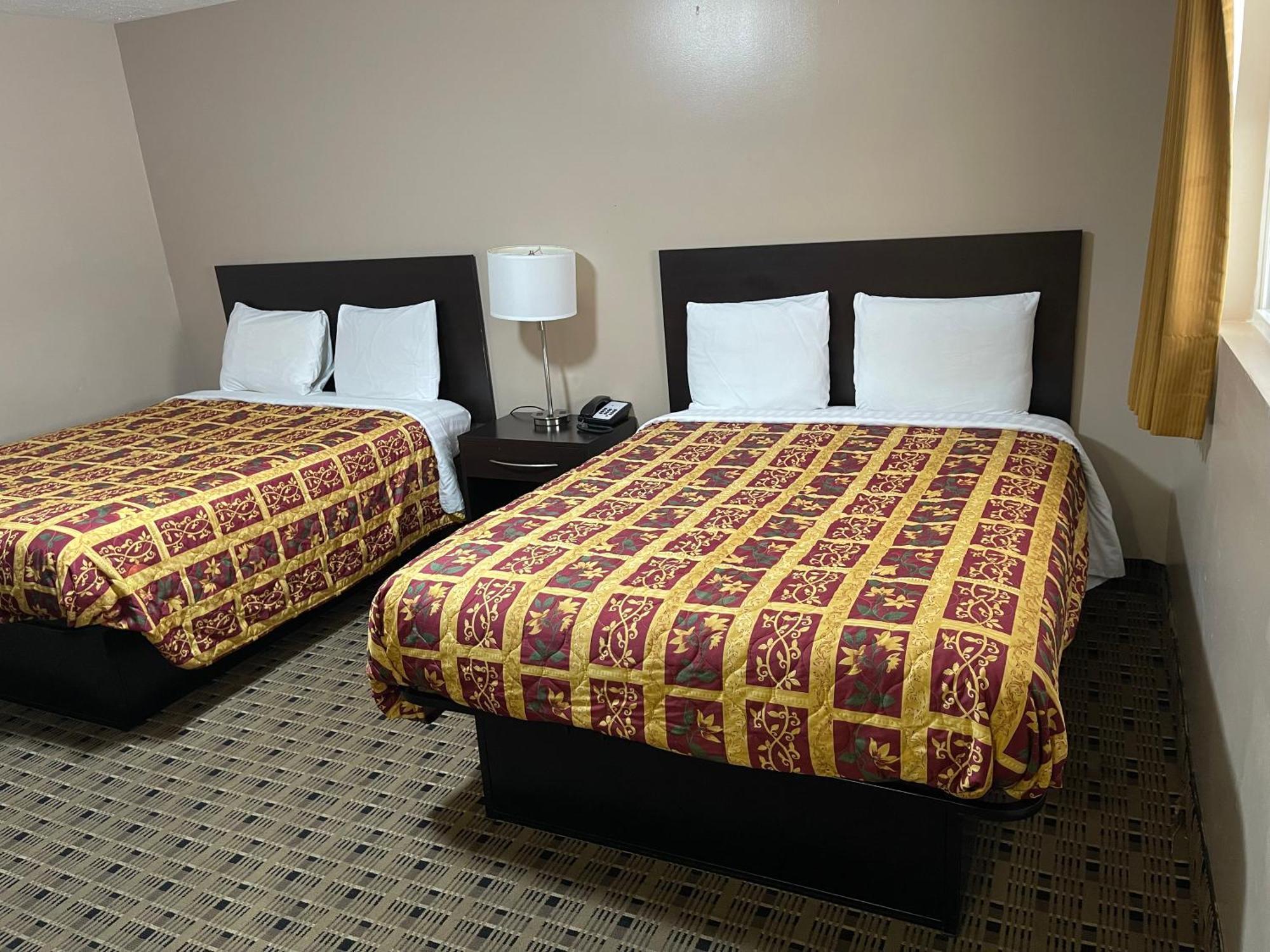 Economy Inn & Suites Ashtabula Buitenkant foto