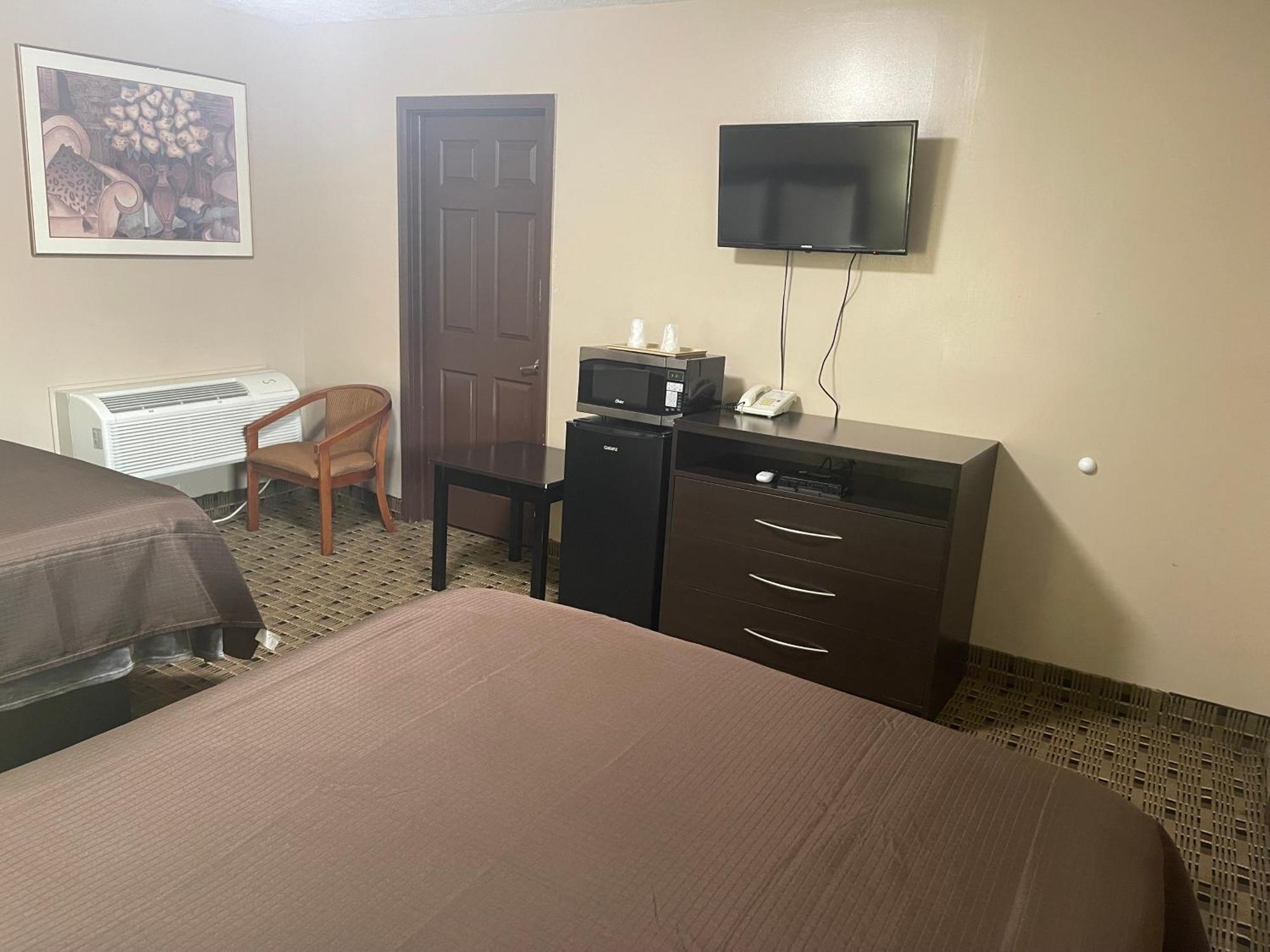 Economy Inn & Suites Ashtabula Buitenkant foto