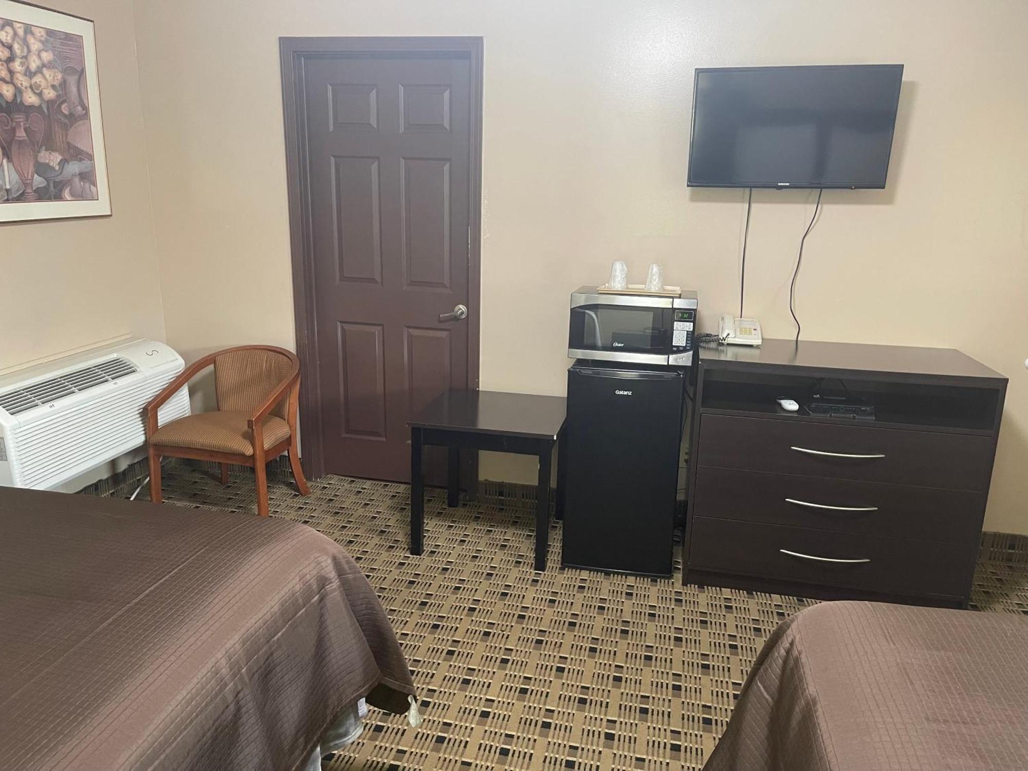 Economy Inn & Suites Ashtabula Buitenkant foto