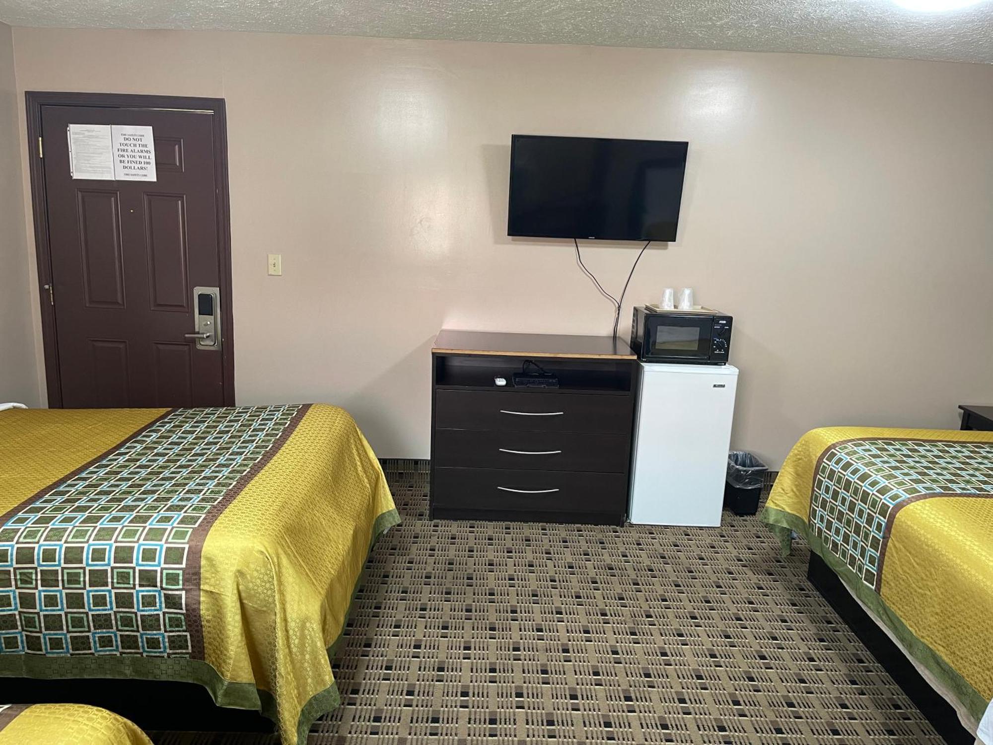 Economy Inn & Suites Ashtabula Buitenkant foto